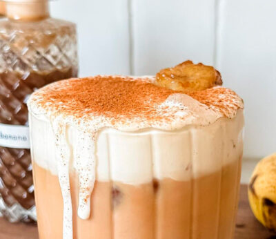 El iced latte del verano se hace con banana bread