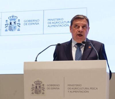 Planas aboga por el diálogo y la negociación antes de conocerse los aranceles de Estados Unidos