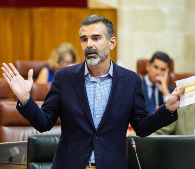 La Junta defiende su «apuesta firme» por la ganadería y Vox reprocha la «gestión de la crisis» de la lengua azul