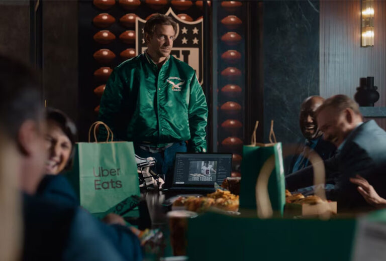 Bradley Cooper se enfrenta a la NFL en el anuncio de Uber Eats