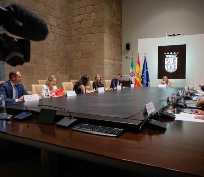 La Junta establece la obligatoriedad de vacunar a perros inicial y periódicamente contra la rabia