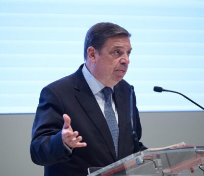 Unión de Uniones critica que la ley de la reducción de jornada no tiene en cuenta las características del campo