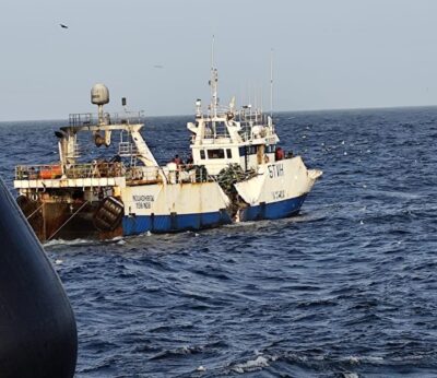 Pesca.-Detenidos el capitán y el primer oficial del barco que colisionó contra un buque de capital gallego en Mauritania