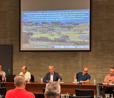La Junta presenta a potenciales beneficiarios las ayudas a la conservación medioambiental en explotaciones agroganaderas