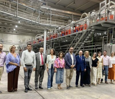 La cooperativa Virgen de las Viñas y el sector primario representan el progreso y futuro de Tomelloso, según el alcalde