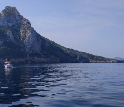 Sancionan a un barco pesquero con hasta 60.000 euros por faenar en la Reserva Marina del Llevant de Mallorca