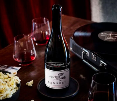 Avril Lavigne debuta con el vino ‘Complicated’