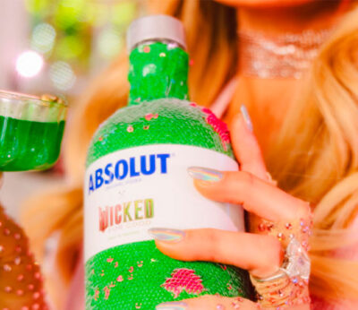 La botella mágica de Absolut x Wicked regresa para Halloween