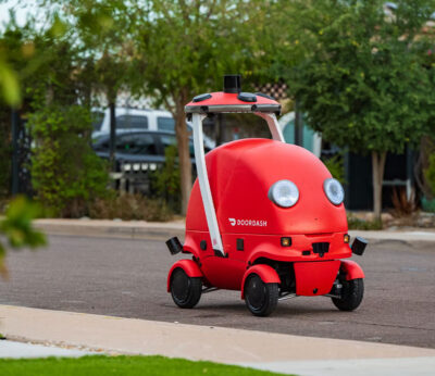 Los robots son los nuevos repartidores de comida