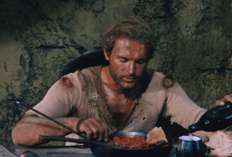 En casa del pistolero, cuchara de palo