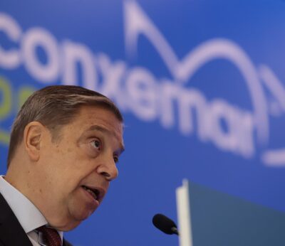 VIDEO.- Planas atribuye al cambio climático los nuevos focos de gripe aviar y apuesta por la prevención