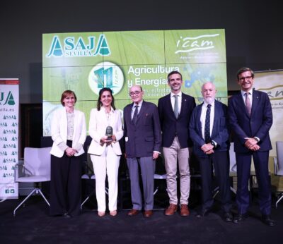 Sevilla.-Asaja y el Instituto de Cuestiones Agrarias reconoce a Cristina Lobillo por su defensa del agro