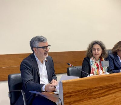 Calvo anuncia que el Principado presentará «en semanas» el texto de la nueva Ley de Puertos, que iniciará su tramitación