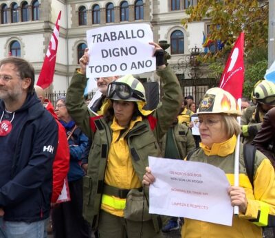 Rural.- Bomberos forestales claman en Santiago por un servicio de incendios «público, digno y con garantías laborales»