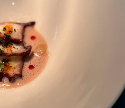 Gastrosábado de pulpo gallego auténtico, mariscos de la ría de Arousa y pescado salvaje en Forbes House… ¿Ya eres socio?