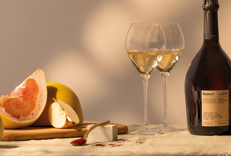 Diego Gallegos brinda por la sostenibilidad con Ruinart