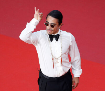 Salt Bae lleva su icónico steackhouse a Milán