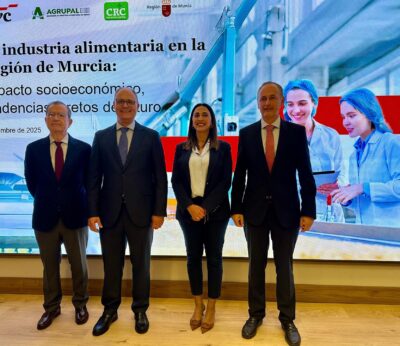 El Gobierno regional defiende el agua como «factor decisivo» para la competitividad del sector agroalimentario