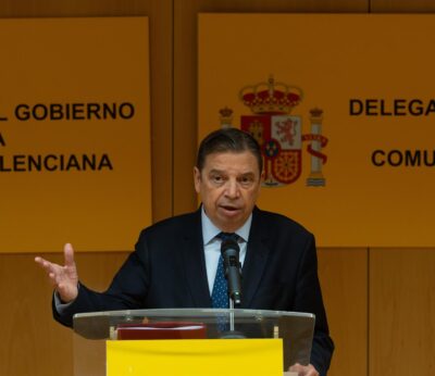 Planas traslada un «mensaje de absoluta tranquilidad» ante la ampliación del confinamiento por la gripe aviar