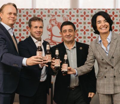 Jaén.- Regresa a la provincia la cerveza Cruzcampo Navidad con casi 400.000 botellas de su 42ª edición limitada