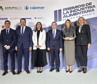 El Gobierno regional destaca la fortaleza y el liderazgo de la industria alimentaria en los Premios Agrupal