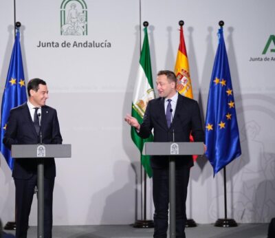 Moreno aborda «preocupaciones» de campo andaluz con comisario de Agricultura, que rebaja a 10% posible retroceso de PAC