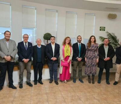 Junta traslada a catadores de C-LM su compromiso con la defensa del sector vitivinícola en Europa