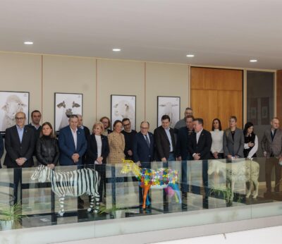 Mañueco reivindica la fortaleza del sector agroalimentario, «que sostiene 44.500 empleos» en la Comunidad