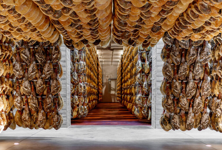 ¿Cómo se esculpe el mejor jamón de España?