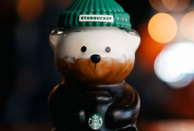 El vaso más adorable de Starbucks es el «bearista»