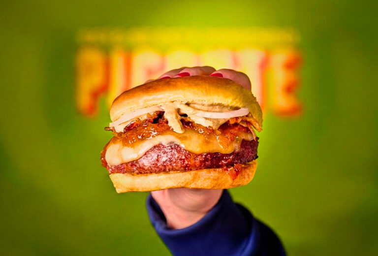 La nueva burger de Roberto Ruiz es puro fuego
