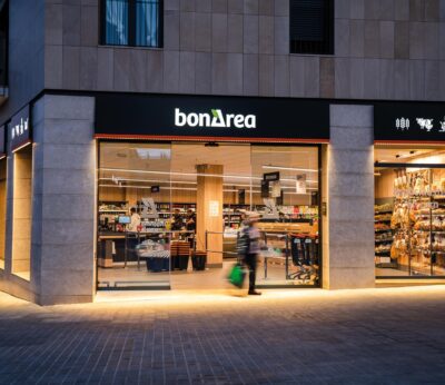 Agro.- BonÀrea amplía su tienda en Tàrrega (Lleida) con una oferta de 2.400 productos