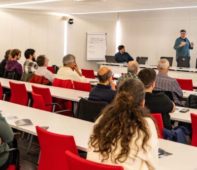 Agro.- UP reivindica al sector apícola con un sello que identifica la miel producida en Catalunya