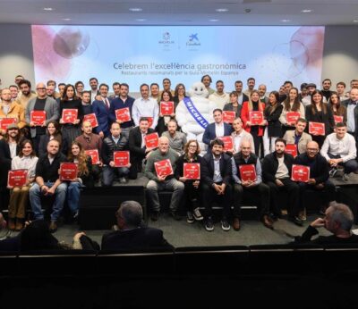 Agro.- CaixaBank entrega 71 placas a restaurantes recomendados por la Guía Michelin 2026