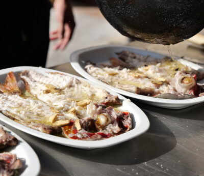 La auténtica parrilla vasca llega a la azotea de Forbes House: el Bodegón Joxe Mari y los vinos de Hika en un nuevo Chef’s Table